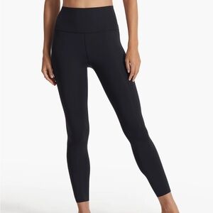 Vuori Black High-Rise Performance Stretch Knit  Leggings Size XL like New.